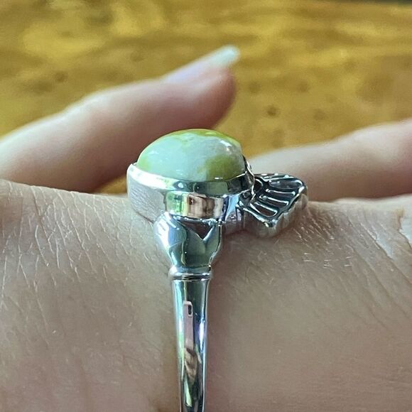 Natural Connemara Marble Sterling Silver Claddagh Ring - Picture 3 of 9